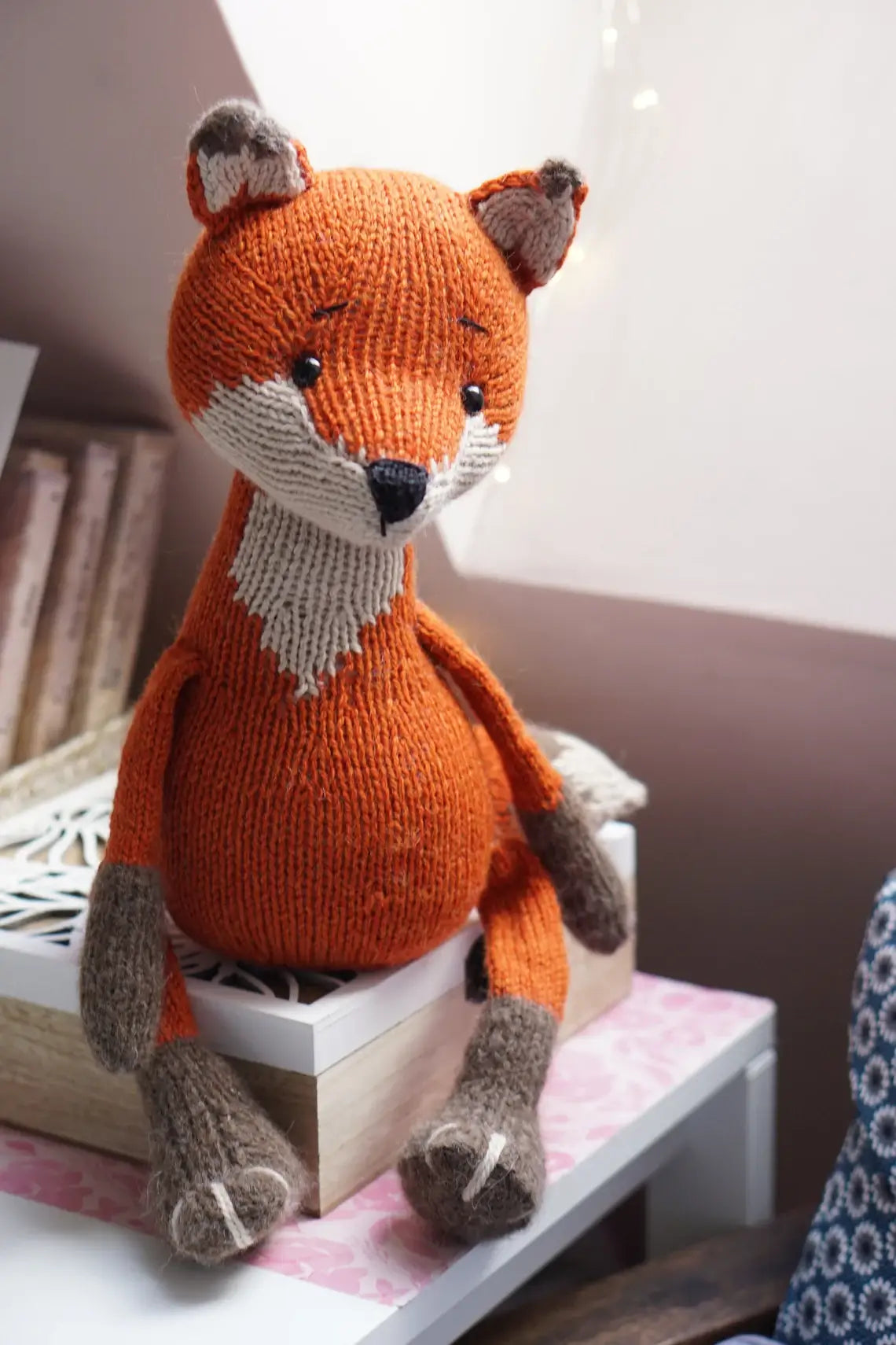 Fox and Wolf Knitting Pattern