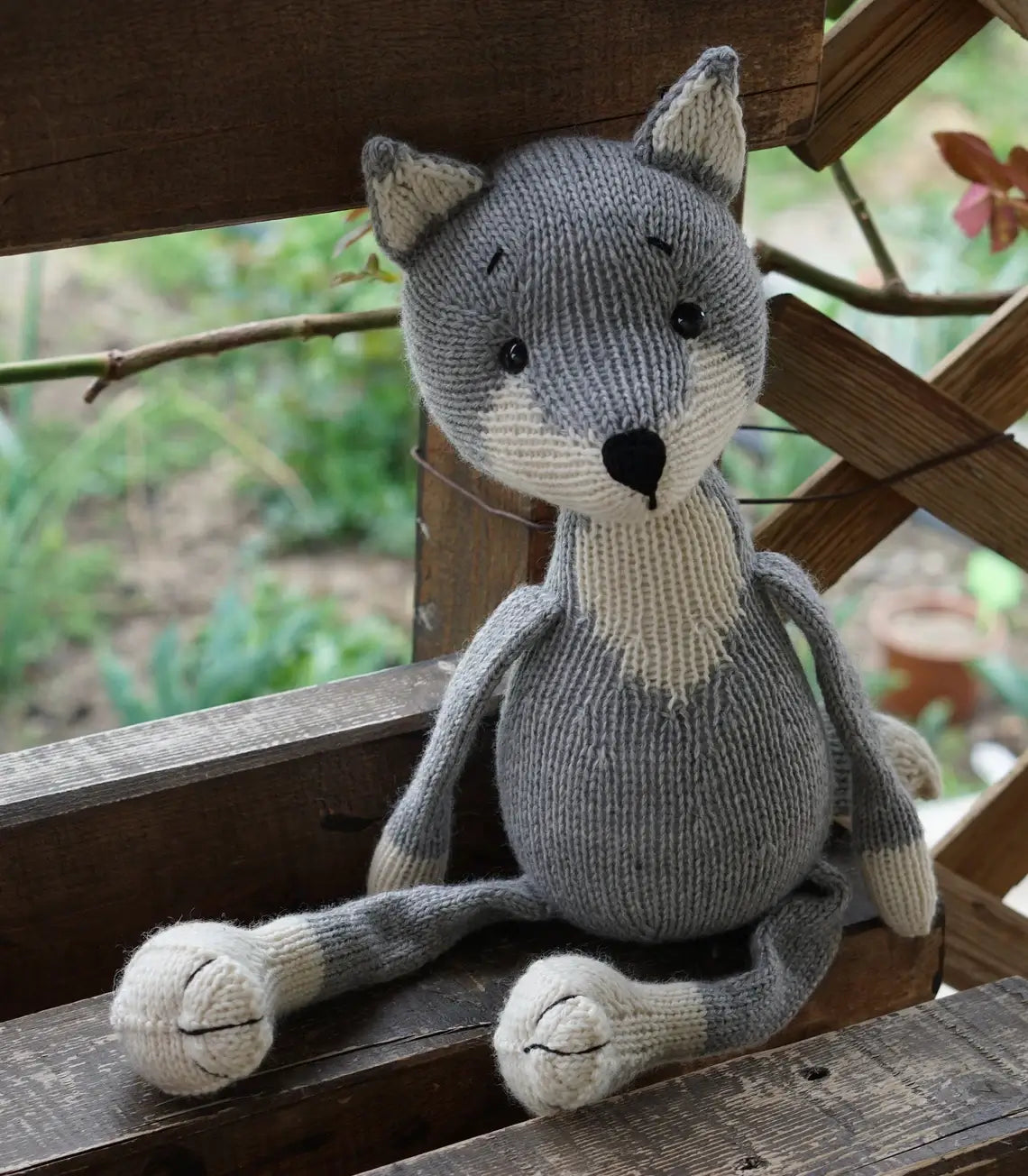 Fox and Wolf Knitting Pattern